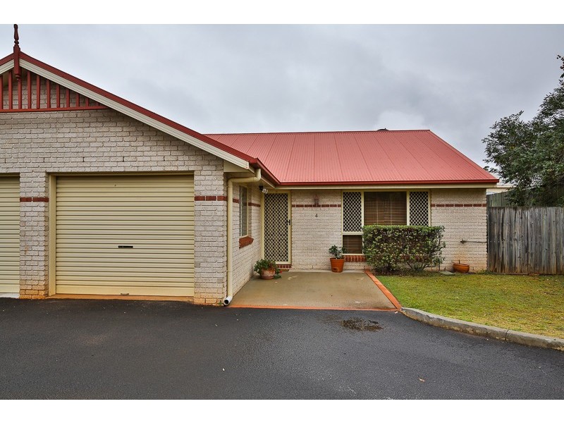 4/4a Cox Street, Wilsonton QLD 4350