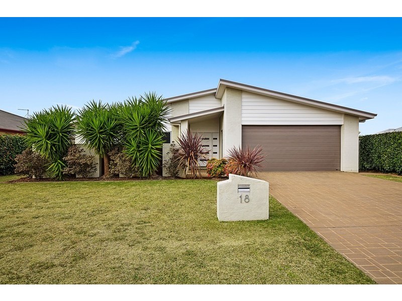18 Fallon Drive, Middle Ridge QLD 4350