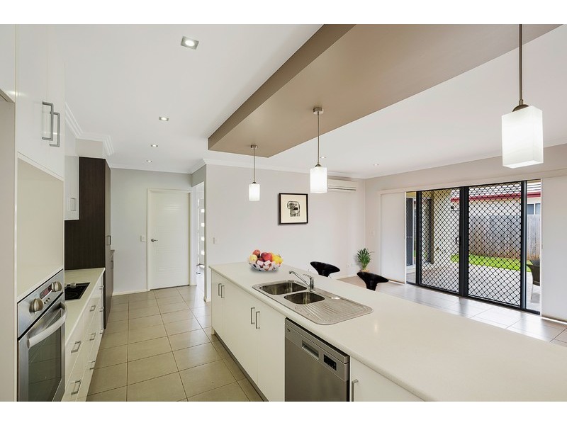 18 Fallon Drive, Middle Ridge QLD 4350