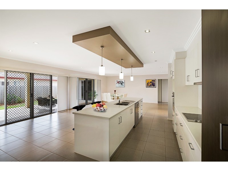 18 Fallon Drive, Middle Ridge QLD 4350