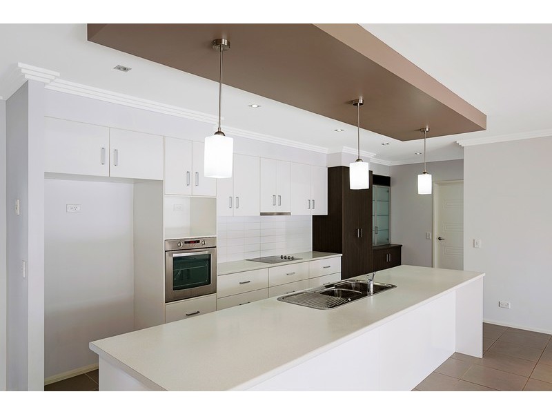 18 Fallon Drive, Middle Ridge QLD 4350