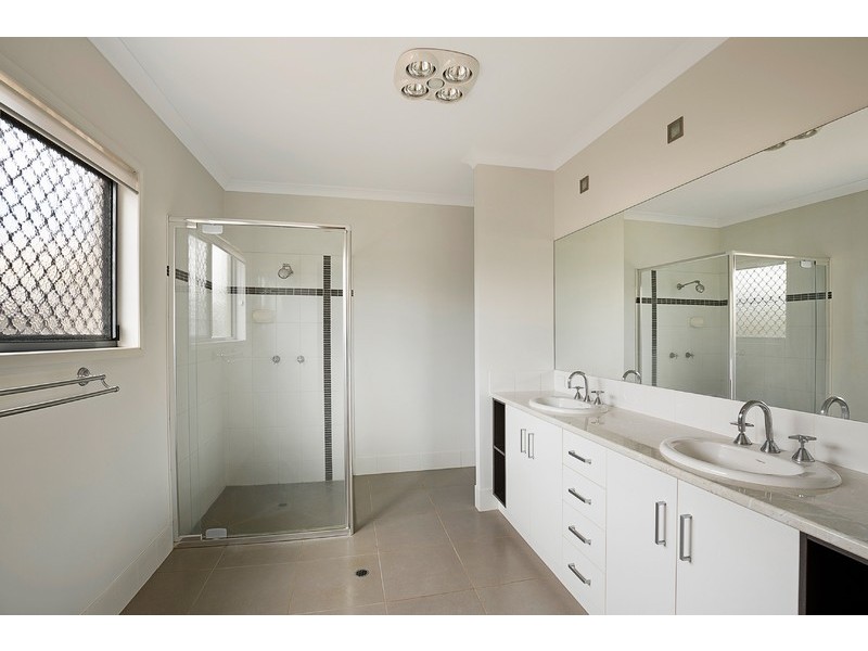 18 Fallon Drive, Middle Ridge QLD 4350