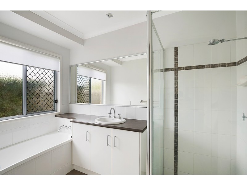 18 Fallon Drive, Middle Ridge QLD 4350