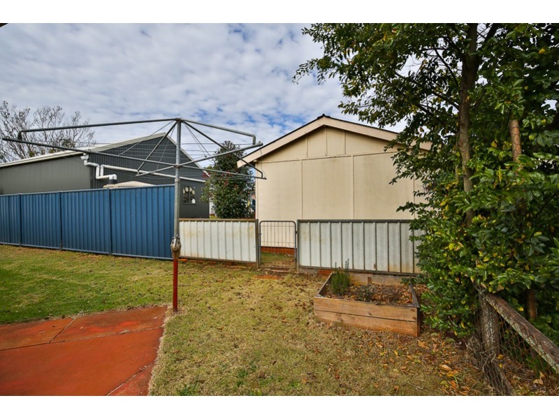 4 Frederick Street, East Toowoomba QLD 4350
