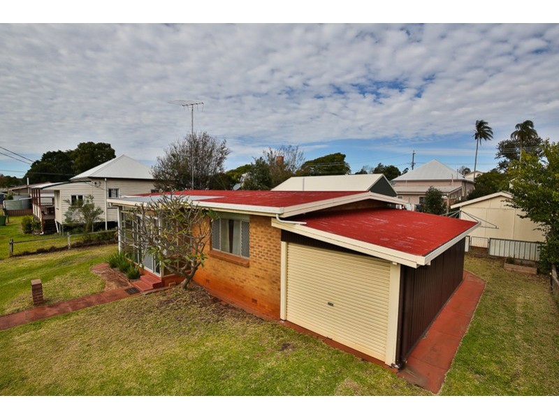 4 Frederick Street, East Toowoomba QLD 4350