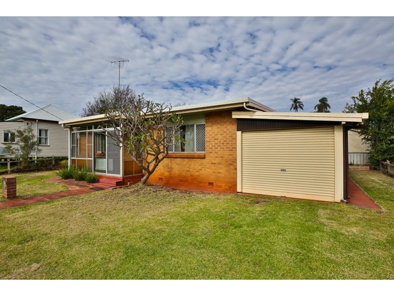 4 Frederick Street, East Toowoomba QLD 4350