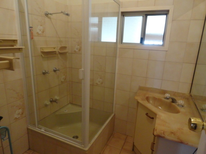 2 Henderson Street, Newtown QLD 4350