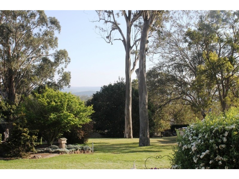 14 Windemere Terrace, Mount Lofty QLD 4350