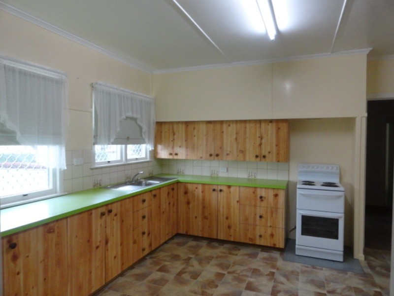 2 Gaydon Street, Newtown QLD 4350