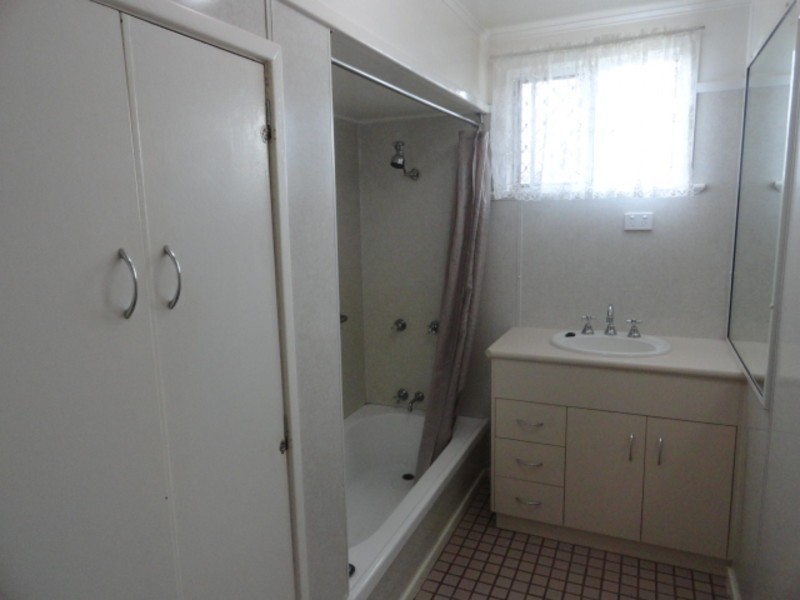 2 Gaydon Street, Newtown QLD 4350