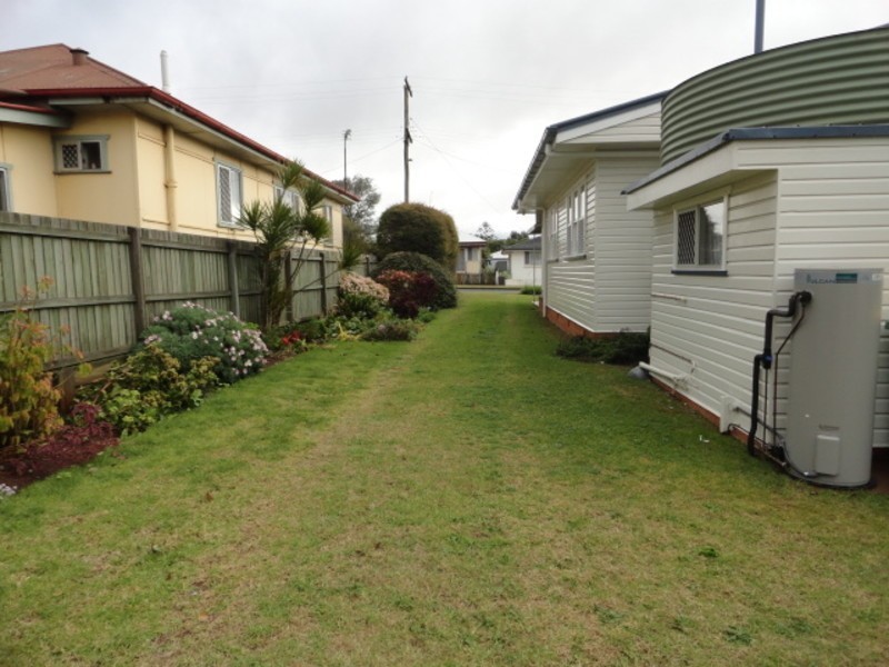 2 Gaydon Street, Newtown QLD 4350