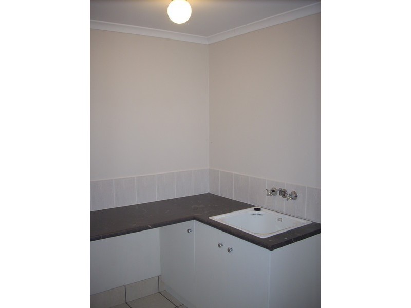 3/320 South Street, Harristown QLD 4350