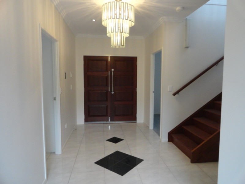 2/3 Mayes Street, East Toowoomba QLD 4350