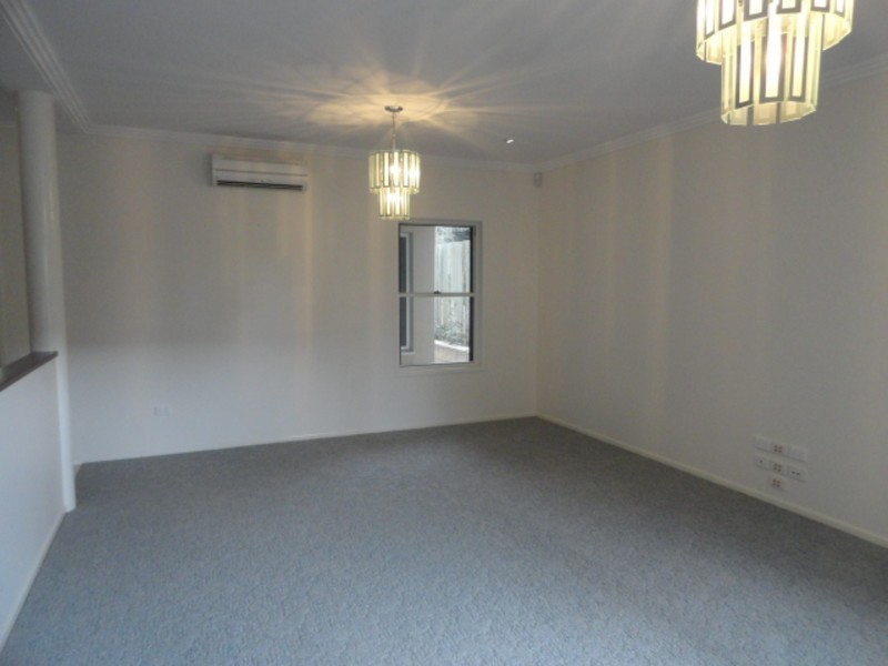 2/3 Mayes Street, East Toowoomba QLD 4350