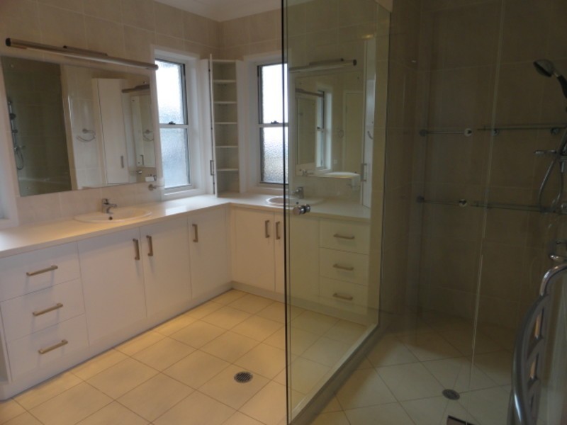 2/3 Mayes Street, East Toowoomba QLD 4350