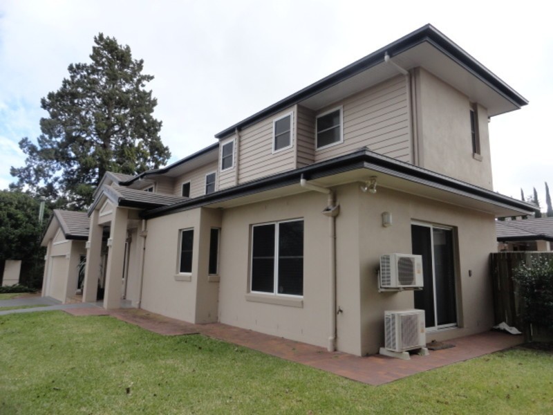 2/3 Mayes Street, East Toowoomba QLD 4350