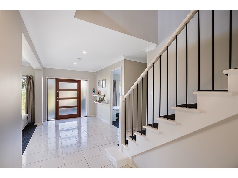 37 Piccadilly Court, Mount Lofty QLD 4350