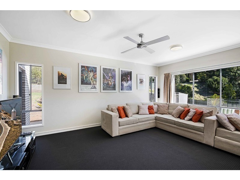 37 Piccadilly Court, Mount Lofty QLD 4350