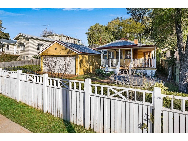 10 Boyden Street, East Toowoomba QLD 4350