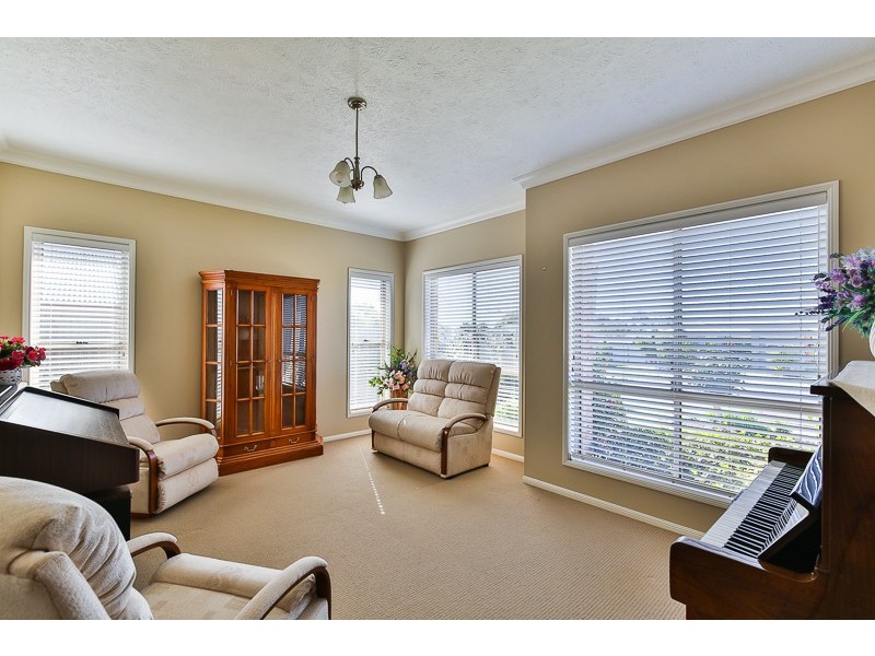 313 Ramsay Street, Middle Ridge QLD 4350