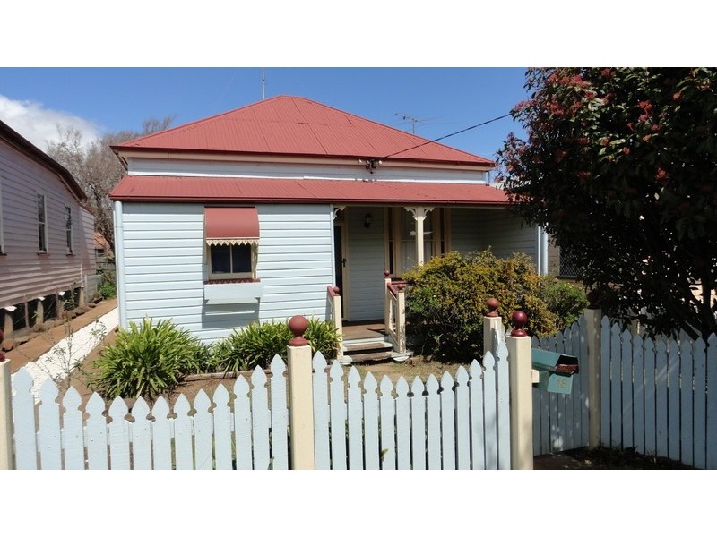 18 Lilley Street, East Toowoomba QLD 4350