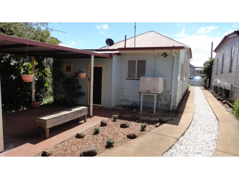 18 Lilley Street, East Toowoomba QLD 4350