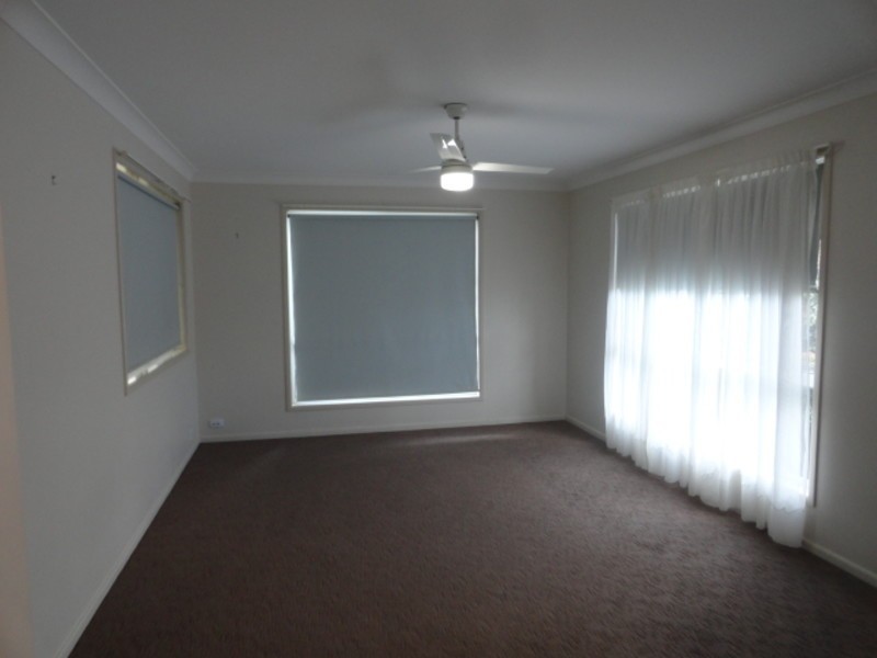 9 Gainsborough Drive, Glenvale QLD 4350