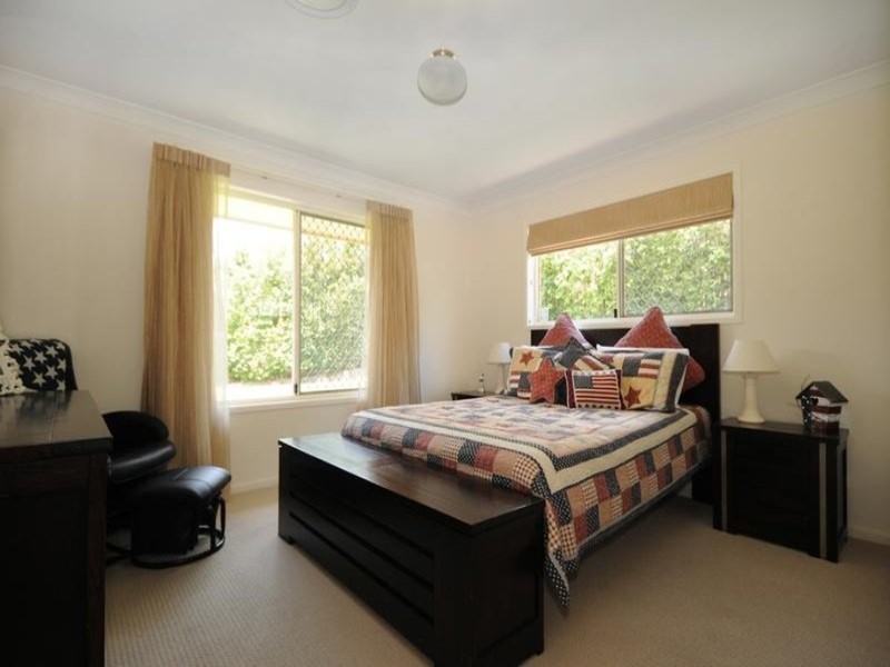12 Poinsettia Court, Middle Ridge QLD 4350