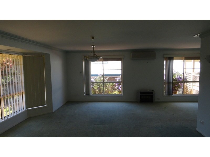 6 Donna Court, Kearneys Spring QLD 4350