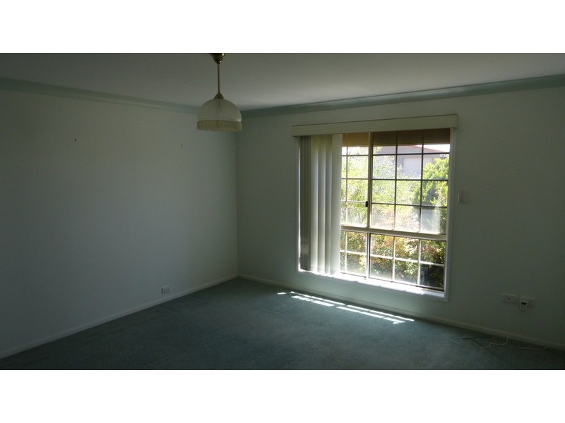 6 Donna Court, Kearneys Spring QLD 4350