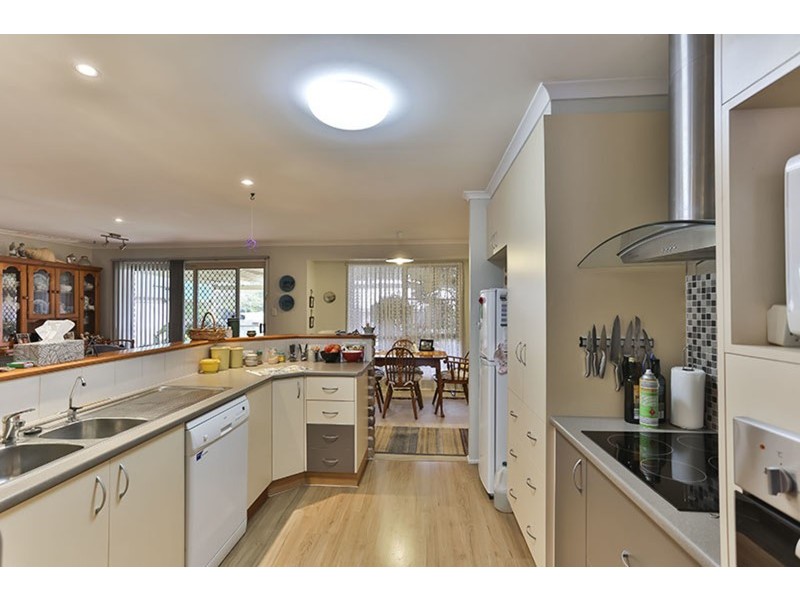 7 Roslyn Street, Centenary Heights QLD 4350