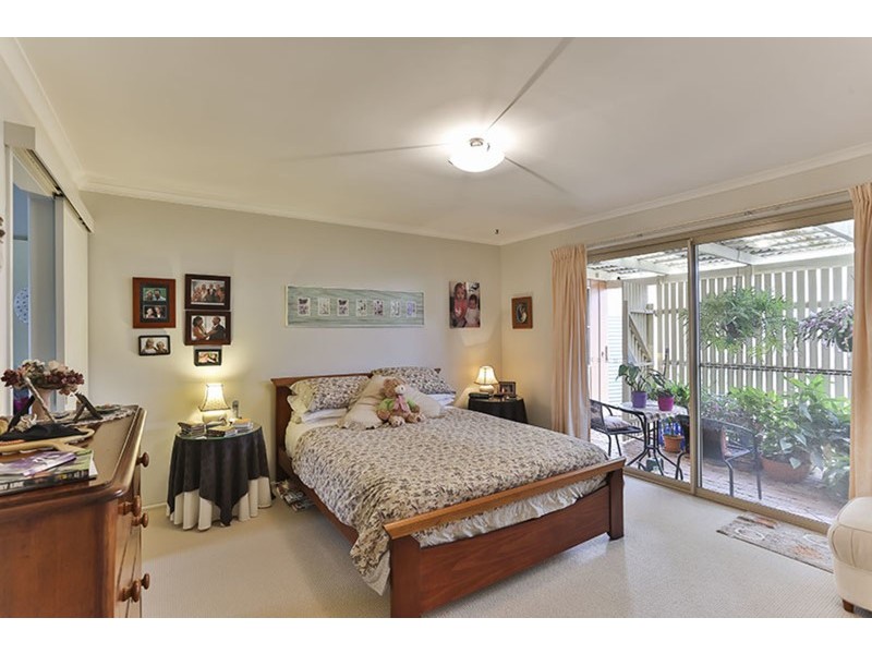 7 Roslyn Street, Centenary Heights QLD 4350