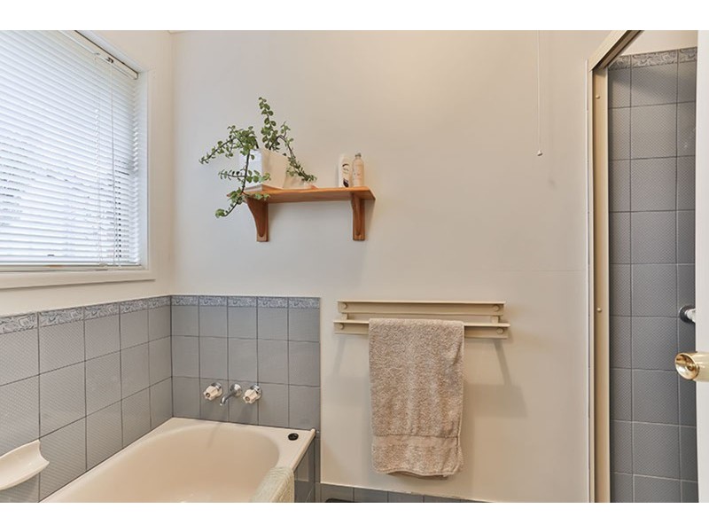 7 Roslyn Street, Centenary Heights QLD 4350