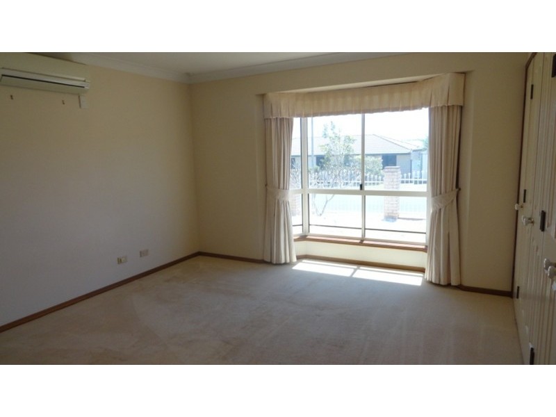 38 BISCAY Crescent, Glenvale QLD 4350