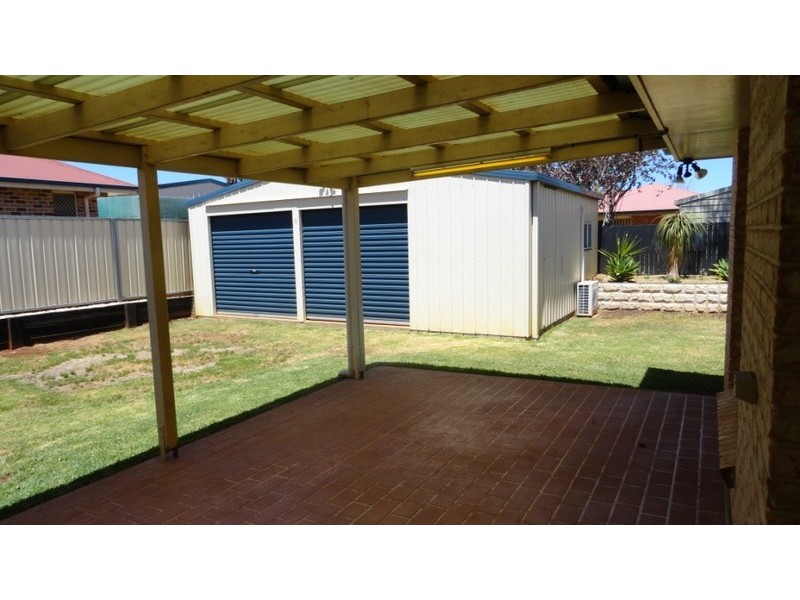 38 BISCAY Crescent, Glenvale QLD 4350
