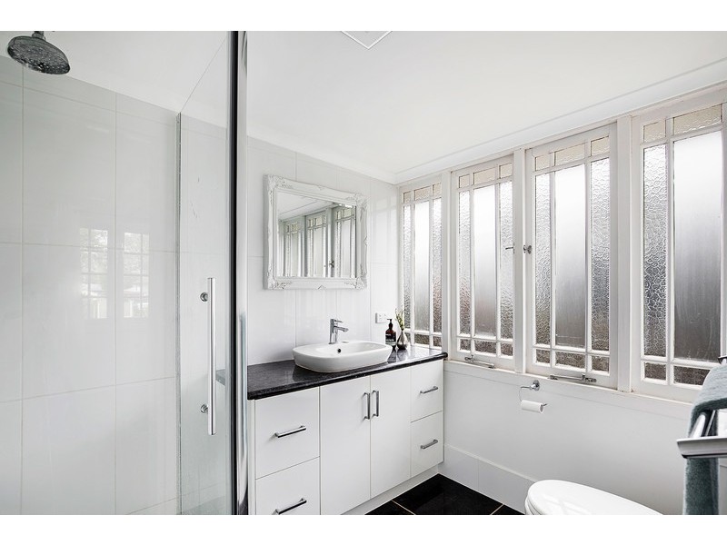 29 Collins Street, Mount Lofty QLD 4350