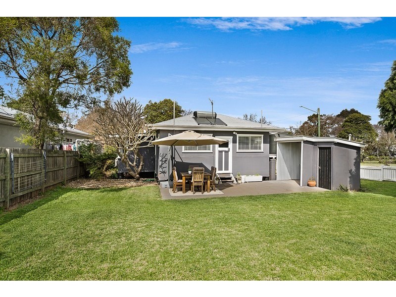 29 Collins Street, Mount Lofty QLD 4350