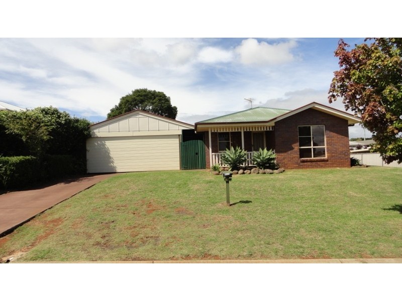 12 Evergreen Court, Glenvale QLD 4350