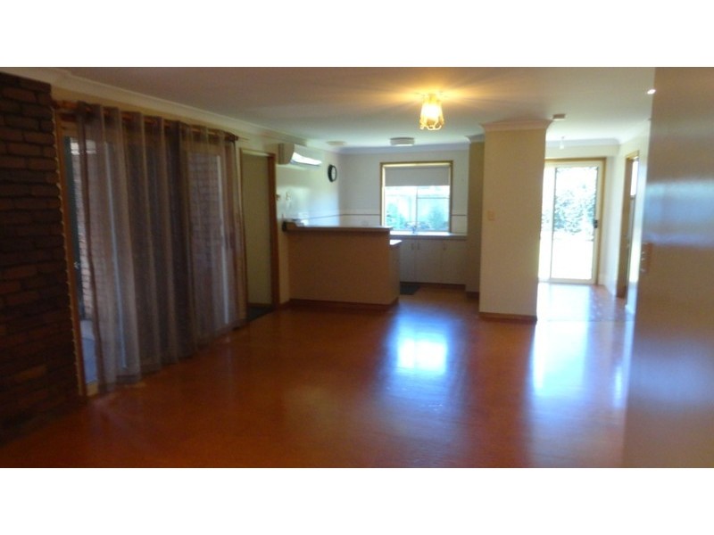 12 Evergreen Court, Glenvale QLD 4350