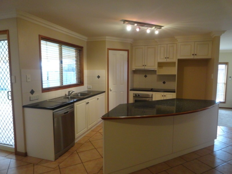 5 Chifley Court, Middle Ridge QLD 4350