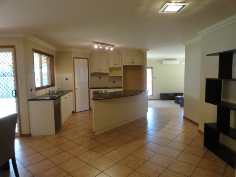 5 Chifley Court, Middle Ridge QLD 4350