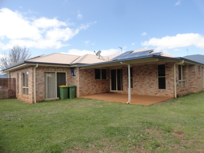 5 Chifley Court, Middle Ridge QLD 4350