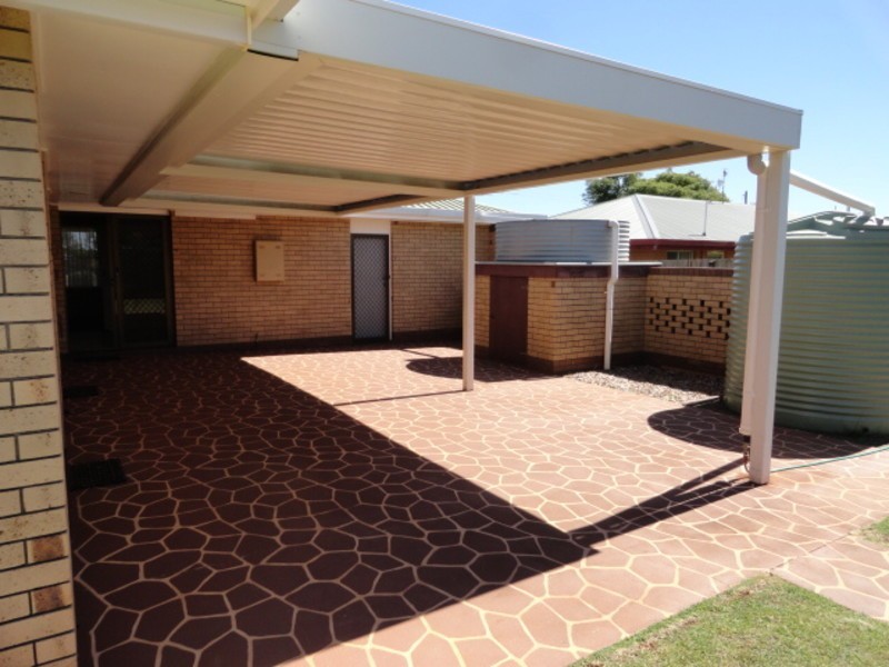 20 Arabian Street, Harristown QLD 4350