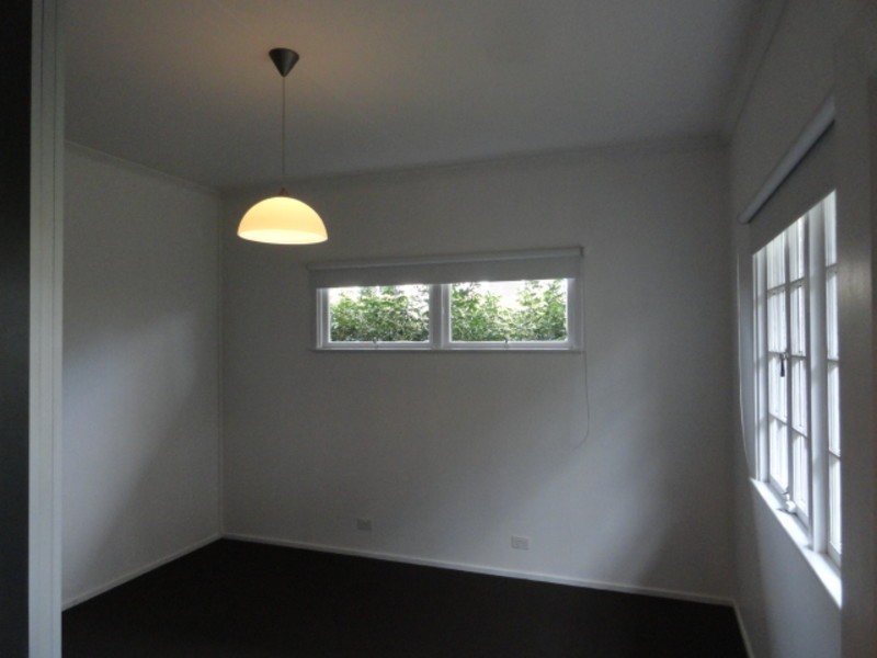 16 Ramsay Street, Centenary Heights QLD 4350