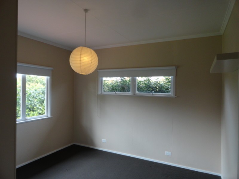 16 Ramsay Street, Centenary Heights QLD 4350