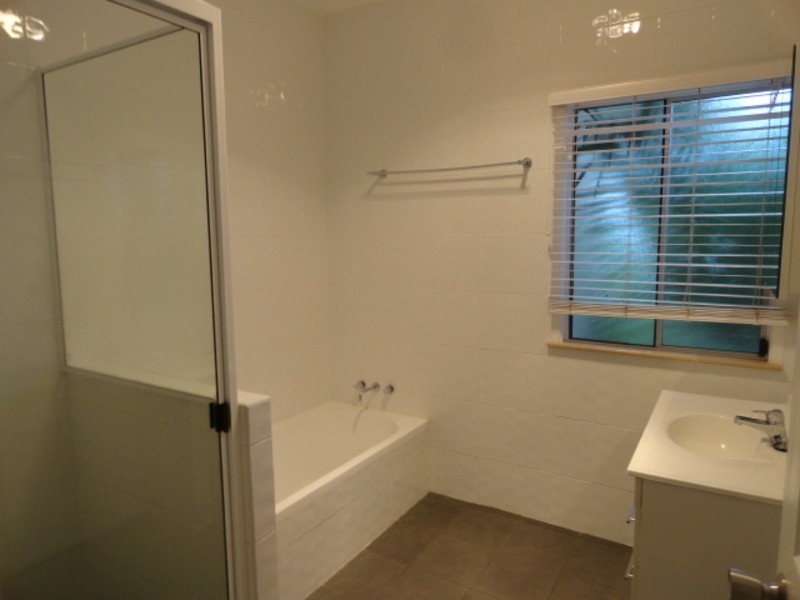 16 Ramsay Street, Centenary Heights QLD 4350