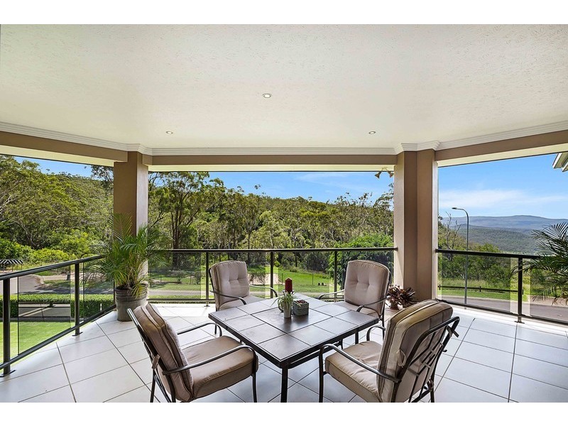 2 Mackenzie Street, Mount Lofty QLD 4350