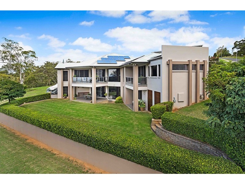 2 Mackenzie Street, Mount Lofty QLD 4350