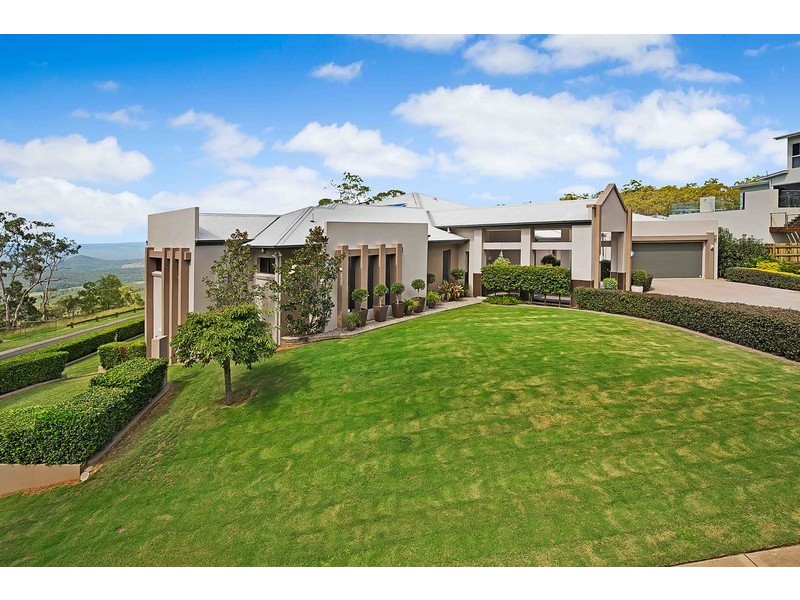 2 Mackenzie Street, Mount Lofty QLD 4350