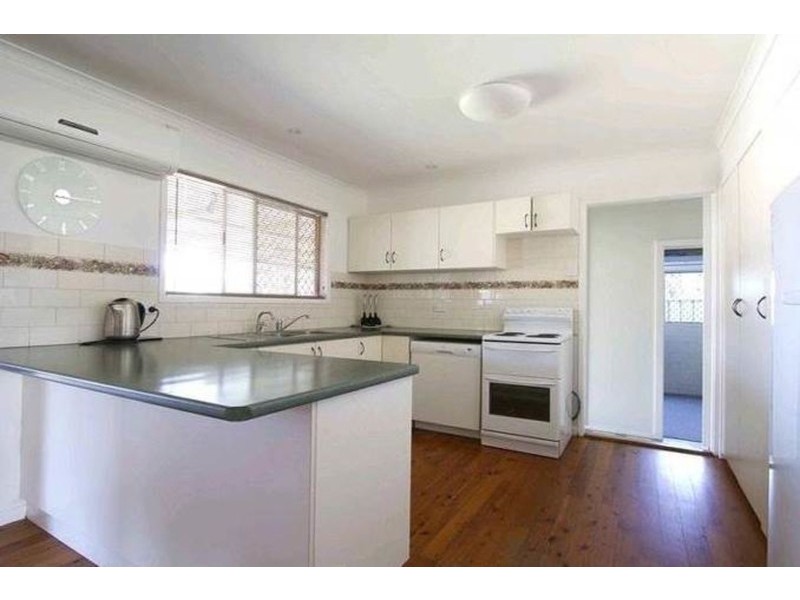 14 Talinga Street, Mount Lofty QLD 4350